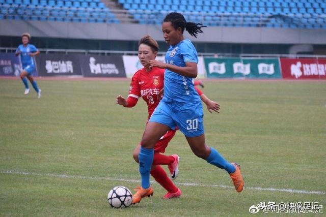 火箭在NBA中国赛中战胜独行侠，杜兰特展现个人技术